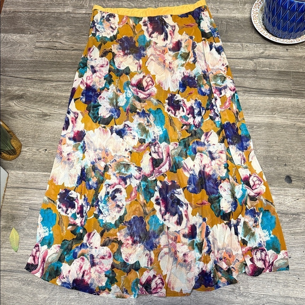 Fashion to Figure A-Line Skirt in Multicolor Floral - Picture 2 of 5
